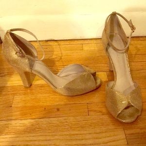 Gold Chelsea Crew High Heels Size 9 (40)